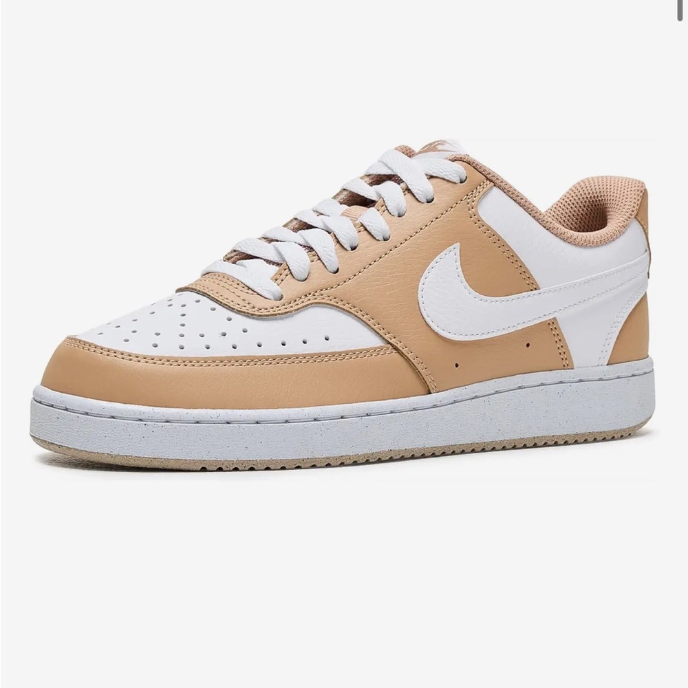 Nike Tan and White Low-Top Sneakers Court Vision Low Next Nature